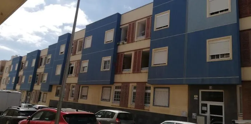 Apto Isa: Amplio Y Acogedor Apto De 75M Con Terraza, Aire Acondicionado Y Parking Gratuito Los Abrigos