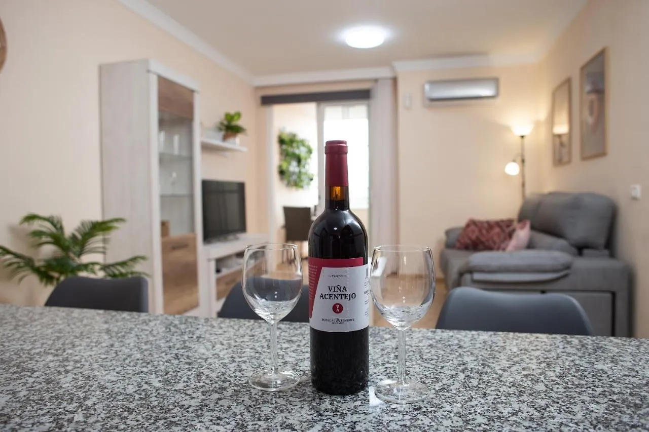 Appartamento Apto Isa: Amplio Y Acogedor Apto De 75M Con Terraza, Aire Acondicionado Y Parking Gratuito Los Abrigos Spagna