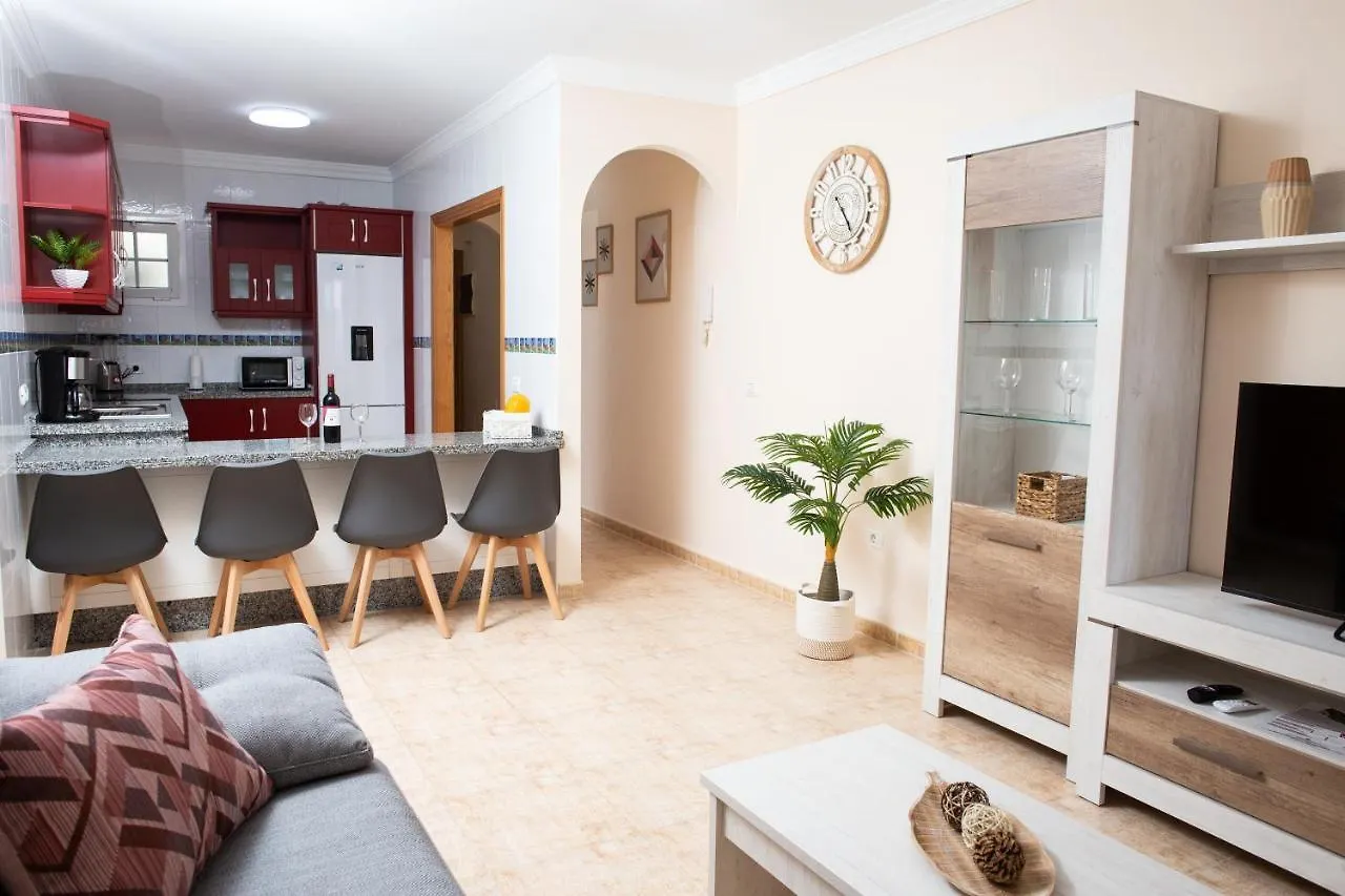 Appartamento Apto Isa: Amplio Y Acogedor Apto De 75M Con Terraza, Aire Acondicionado Y Parking Gratuito Los Abrigos