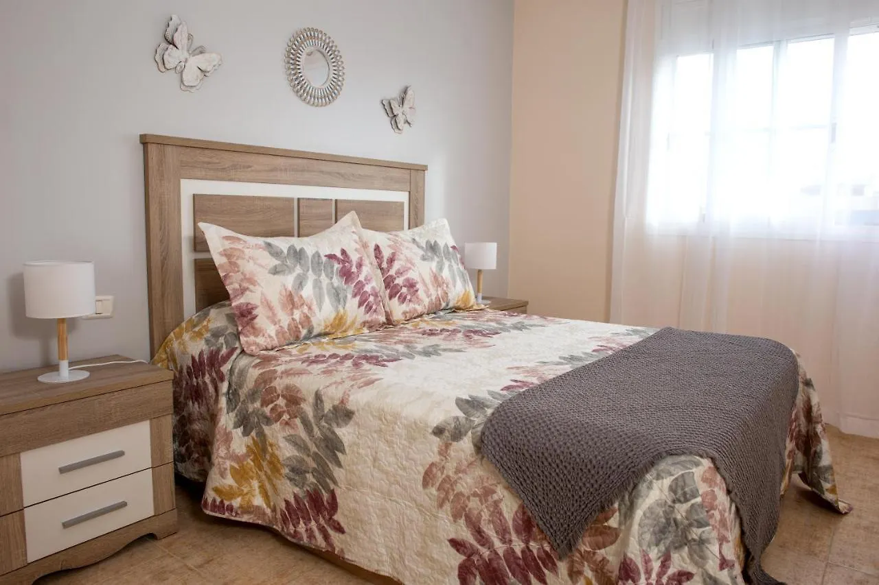 Apartment Apto Isa: Amplio Y Acogedor Apto De 75M Con Terraza, Aire Acondicionado Y Parking Gratuito Los Abrigos